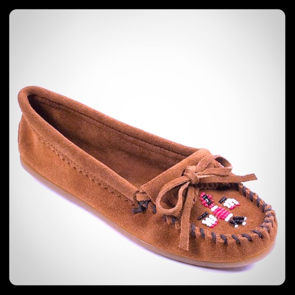 Minnetonka Thunderbird II tan suede moccasin